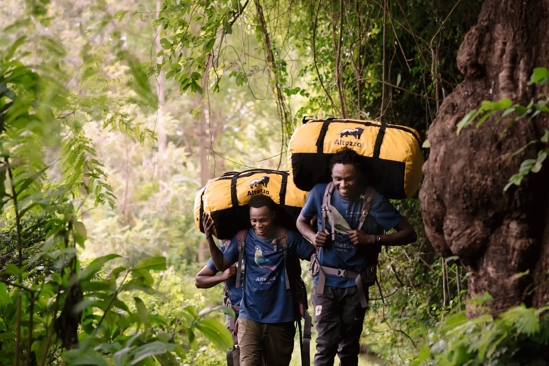 Kilimanjaro-dragers zijn onmisbaar voor elke expeditie